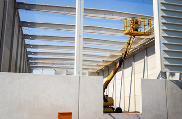 Hallenbau in einem Gewerbepark