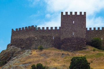 Fototapeta na wymiar Genoese fortress in Sudak over a cliff, Crimea