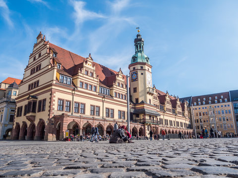 Leipziger Rathaus mit Marktplatz