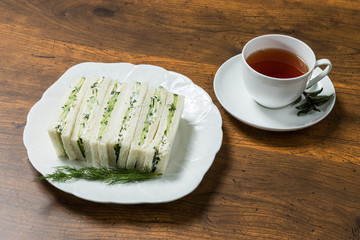サンドイッチ　Ham and cucumber sandwich