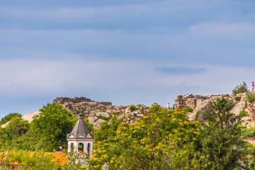 Fototapeta premium Nebet Tepe y el campanario de la iglesia armenia, Plovdiv, Bulgaria
