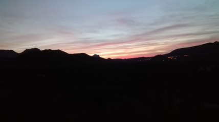 Montañas en el atardecer 2 