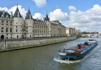 La Conciergerie Quai de Seine