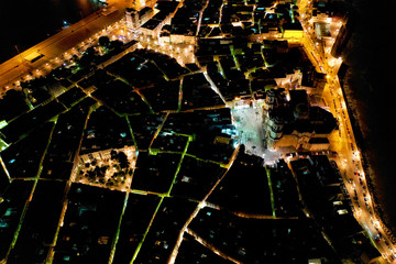 Luftbilder von Cadiz bei Tag und bei Nacht