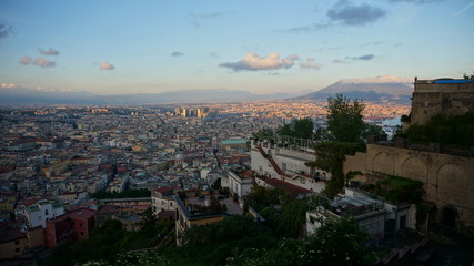 Naklejka premium Widok z lotu ptaka zabytkowego centrum Napoli