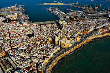 Cadiz aus der Luft - Luftbilder von Cadiz in Spanien. Aufgenommen mit der DJI Mavic 2 Drohne