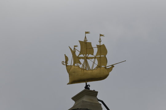 Gold Ship On Building In Ghent