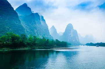 Crédence de cuisine en verre imprimé Guilin Paysage avec rivière et montagnes