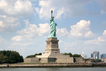 Fototapeta premium new york, nyc, ny, statue of Liberty, architecture, symbol, landmark, welcome to immigrants, torch, female figure, travel, city, history, 