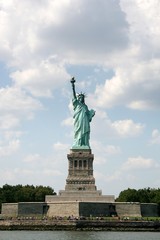 Fototapeta na wymiar new york, nyc, ny, statue of Liberty, architecture, symbol, landmark, welcome to immigrants, torch, female figure, travel, city, history, 