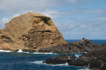 Fototapeta na wymiar Felseninsel Ilhéu Mole bei Porto Moniz auf Madeira