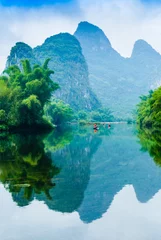 Crédence de cuisine en verre imprimé Guilin The river and mountain scenery in spring