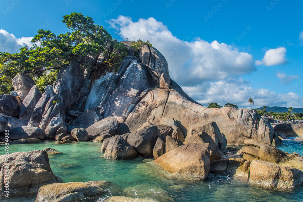 Wall mural Hin Ta Hin Yai stones amd Lamai beach,  Samui, Thailand.