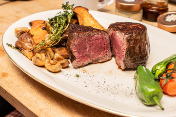 Wagyu Filet Steak mit Pilzen
