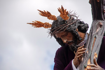 Jesús con la cruz, semana santa de Sevilla, hermandad de San Roque