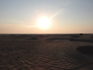 Fototapeta na wymiar Beautiful sunrise and sand dunes in Sahara desert, Africa.