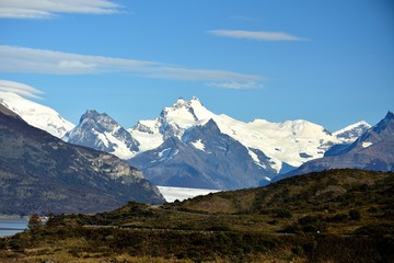 EL CALAFATE (Montañas, nieve, hielo, aves, paisajes, amanecer y anochecer Lago Argentino)