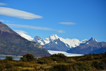 EL CALAFATE (Montañas, nieve, hielo, aves, paisajes, amanecer y anochecer Lago Argentino)