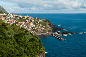 Fototapeta na wymiar Blick auf Seixal auf Madeira