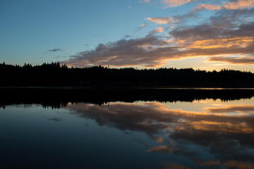 Fototapeta premium sunset over the lake