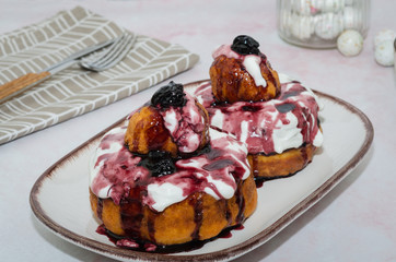 Papanasi - romanian specialty. Papanasi - a traditional romanian dessert 