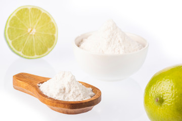 Baking soda (sodium bicarbonate) and lemon - Citrus × latifolia
