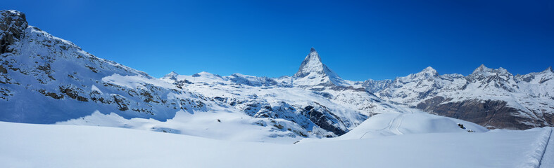 Fototapeta na wymiar Beautiful panoramic view of the Matterhorn Mountain in winter, Zermatt, Switzerland.
