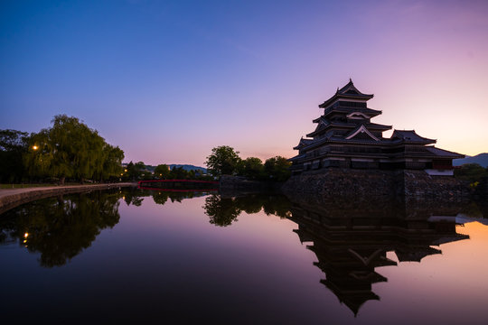 松本城 の画像 4 073 件の Stock 写真 ベクターおよびビデオ Adobe Stock