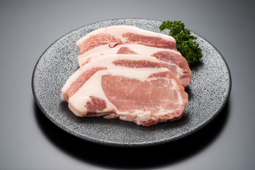 皿盛り豚肉 黒バック