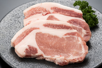 皿盛り豚肉 黒バック