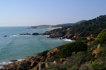 Fototapeta na wymiar Panorama della costa di Chia 