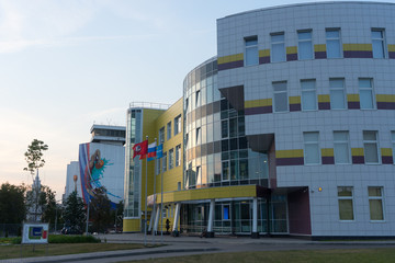 Fototapeta na wymiar school in the South West of Moscow