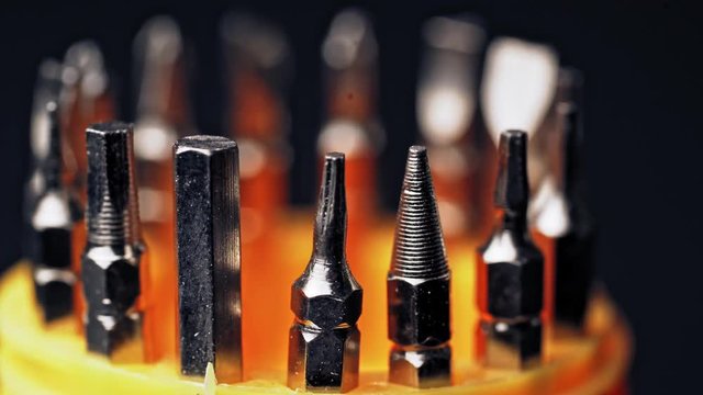 The different types of metal steel heads and bits set of Interchangeable screwdriver