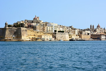 Fototapeta na wymiar Malte, La Valette, cette ville très typique a été fondée par les chevaliers de Malte, elle est classée au patrimoine mondial de l'Unesco.