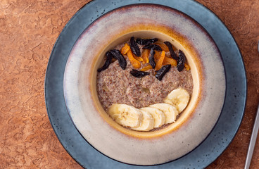 Linen porridge from fresh seeds.