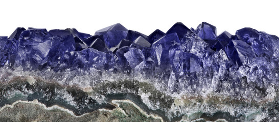 dark deep color sapphire in stone stripe