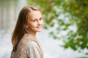 Naklejka premium Portrait of a beautiful young blonde little girl