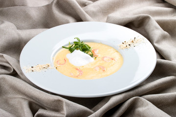 Cheese cream soup with shrimps
