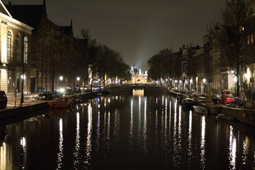 Amsterdam Gracht bei Nacht