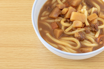 カレー味のうどん