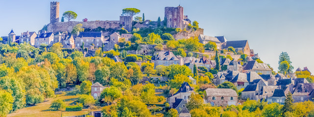 Panorama du village  perché de Turenne, Corrèze, France 