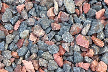 Rubble for mounds between rails and sleepers on the railroad.