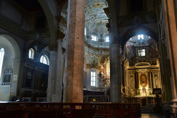 Fototapeta na wymiar Chiesa di S. Maria, cattedrale di Sarzana, 