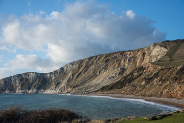 Obraz premium Landscape view of Wolbarrow Bay Dorset England on sunny winter day