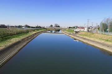 春の坂川放水路風景