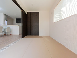 新築一戸建ての洋間