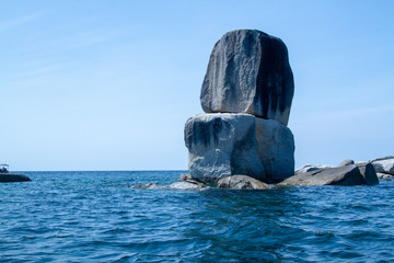 Fototapeta premium rock in the sea