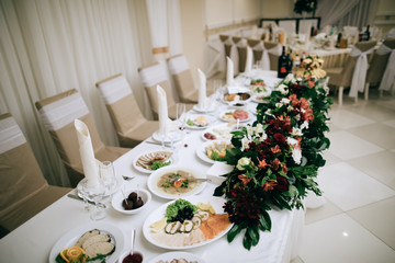 table setting in restaurant