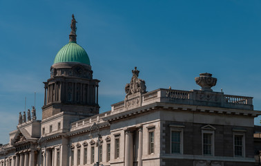 Fototapeta na wymiar Irlanda. La Dogana di Dublino (in gaelico irlandese Teach an Chustaim) è un edificio neoclassico del XVIII secolo della capitale irlandese.