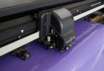 Vinyl cutter machine